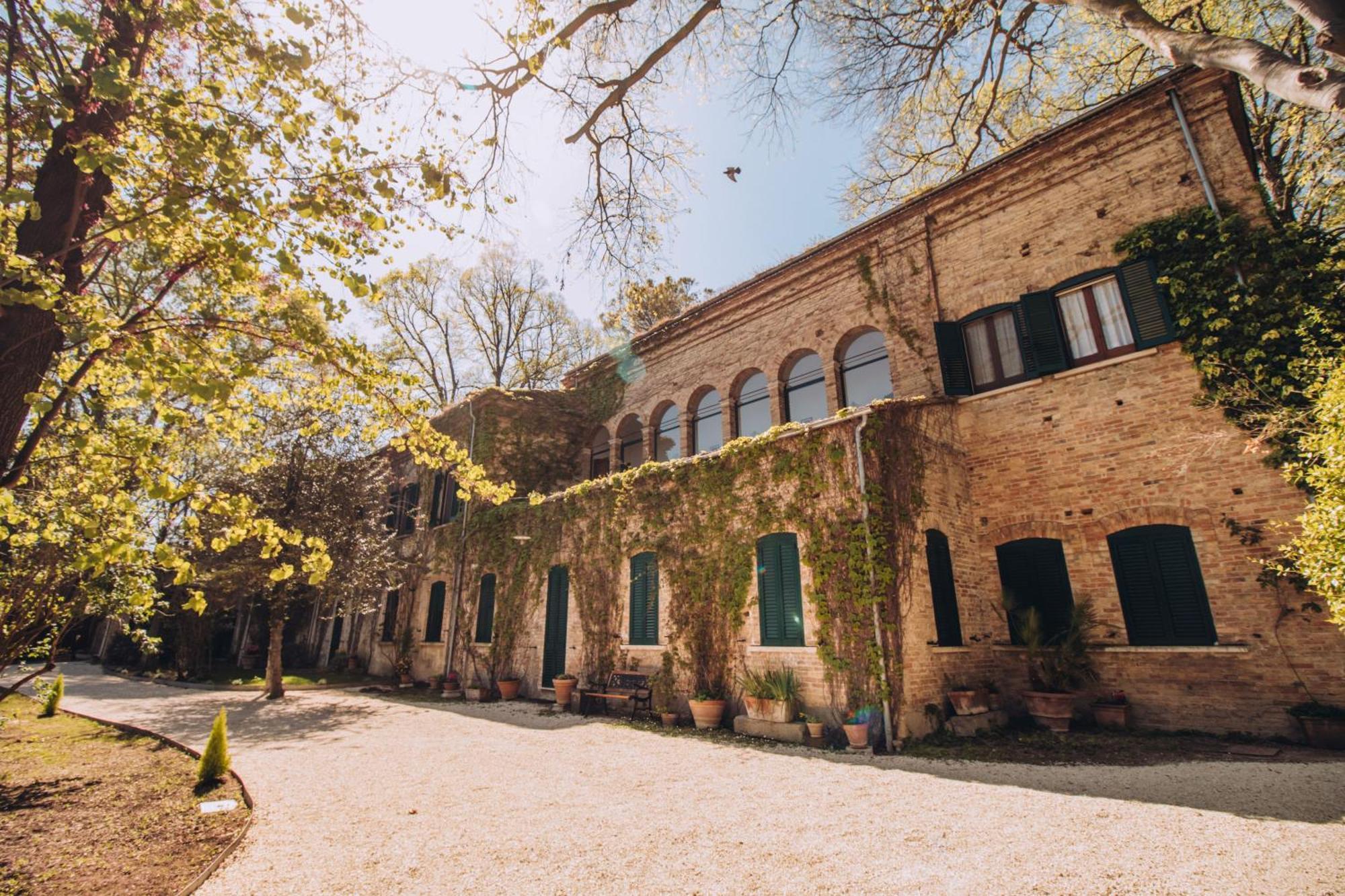 The Baron'S Estate Hotel Torre de' Passeri Buitenkant foto