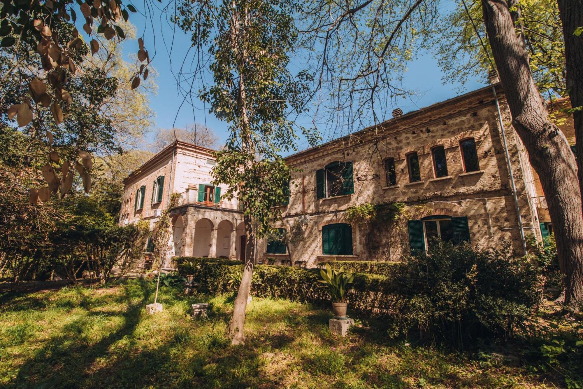The Baron'S Estate Hotel Torre de' Passeri Buitenkant foto