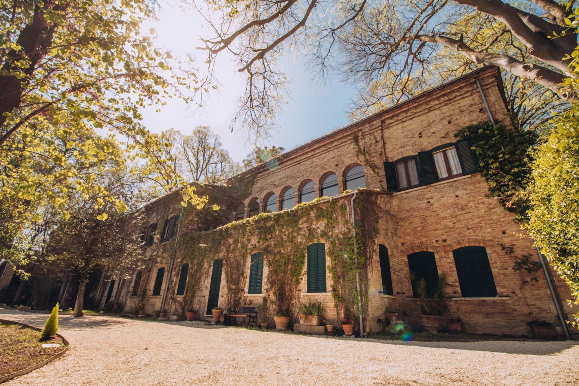 The Baron'S Estate Hotel Torre de' Passeri Buitenkant foto